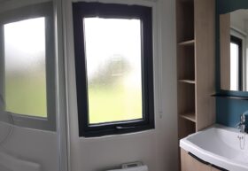 modèle équipé de 2 salles de bain dont 1 privative avec WC dans la chambre parentale