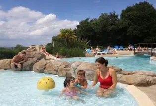 Enfants jeux piscine